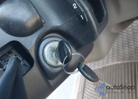 1999 Nissan Frontier Se/Xe z USA, uszkodzony, nr VIN 1N6DD26S4XC334693